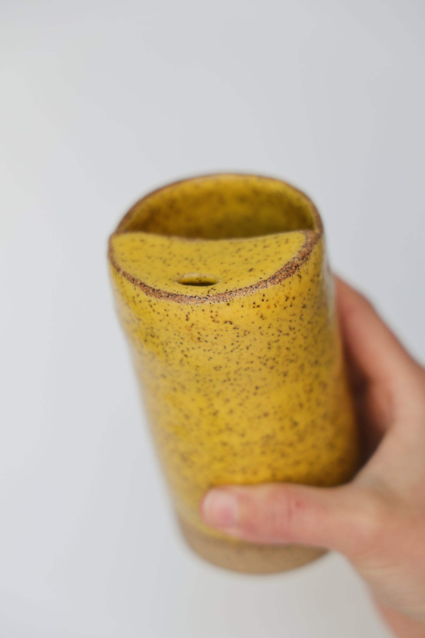 Buttered Sunlight Speckled Stoneware To-Go Cup – 10oz