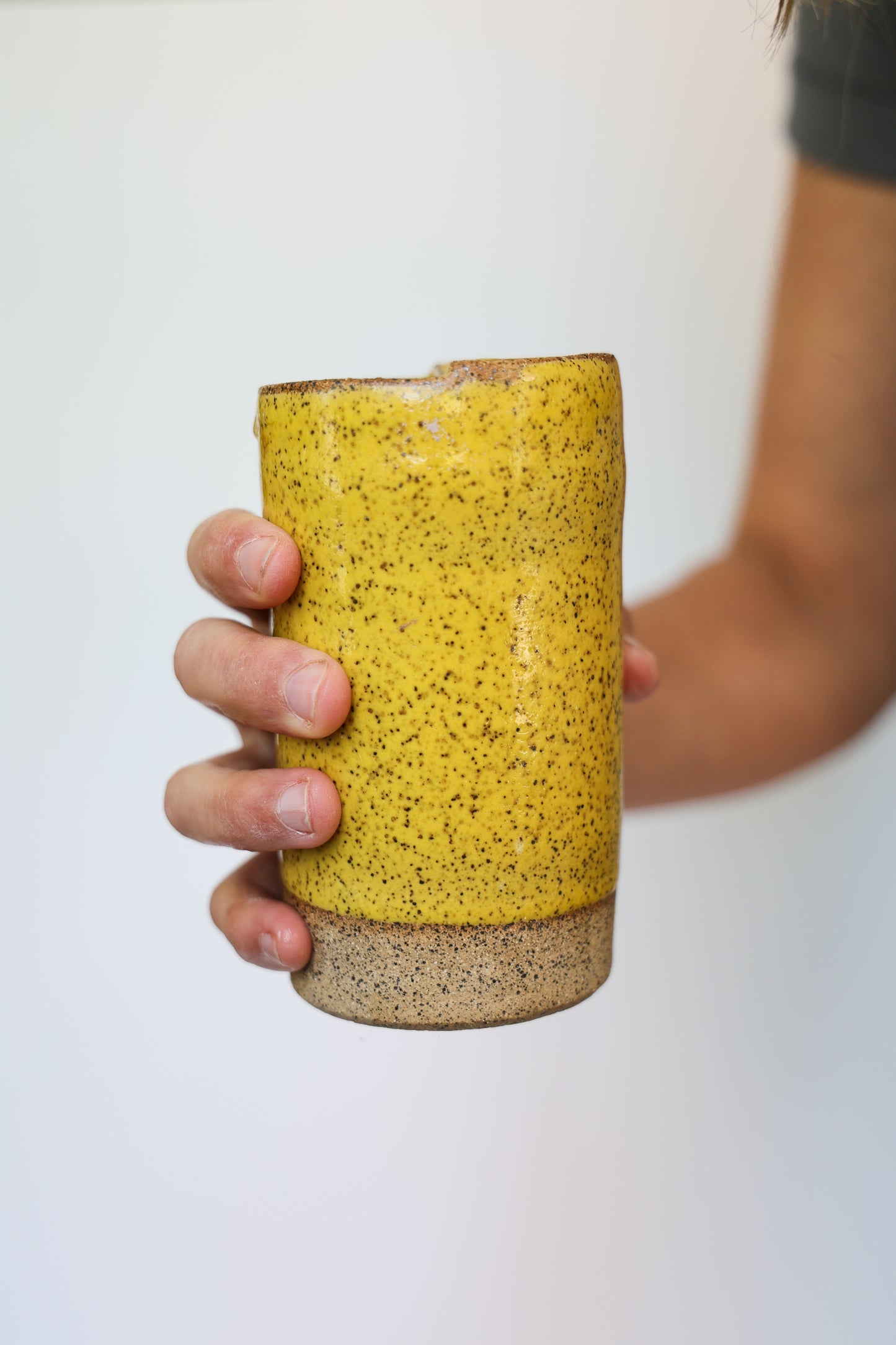 Buttered Sunlight Speckled Stoneware To-Go Cup – 10oz