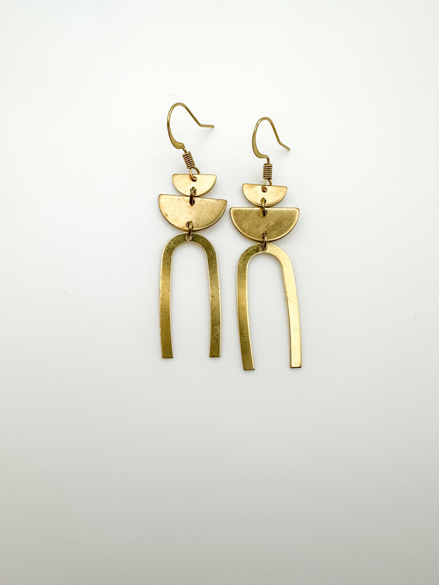 Classic boho earrings sturdy brass, gold color, geometric shape, rainbow with half circles