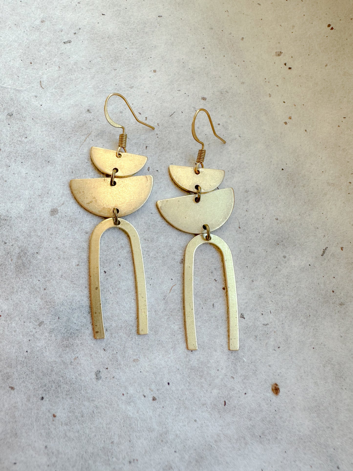 Classic boho earrings sturdy brass, gold color, geometric shape, rainbow with half circles