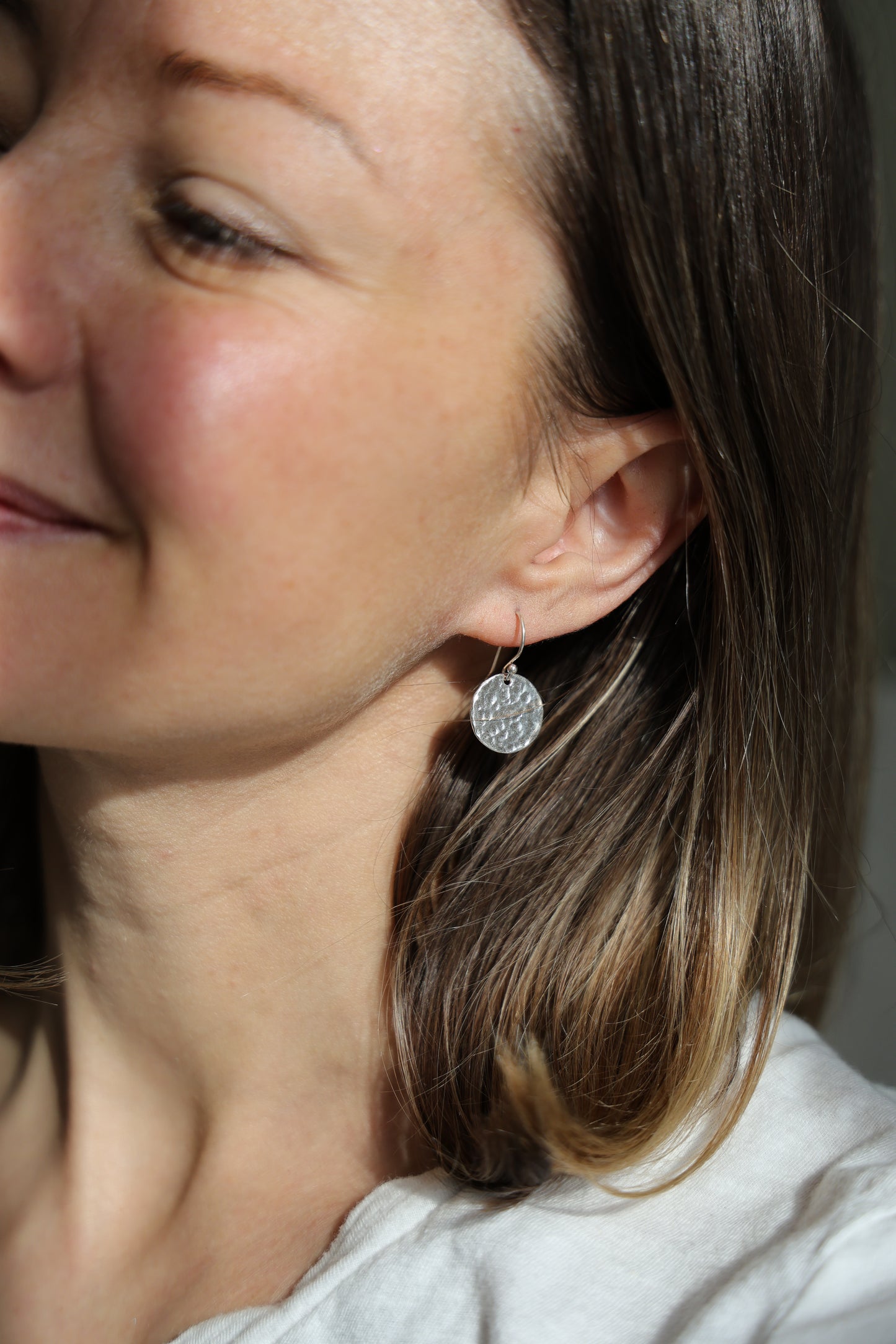 Small Hammered Silver or Brass Disc Earrings, Minimalist, Every day, Lightweight Water Earrings