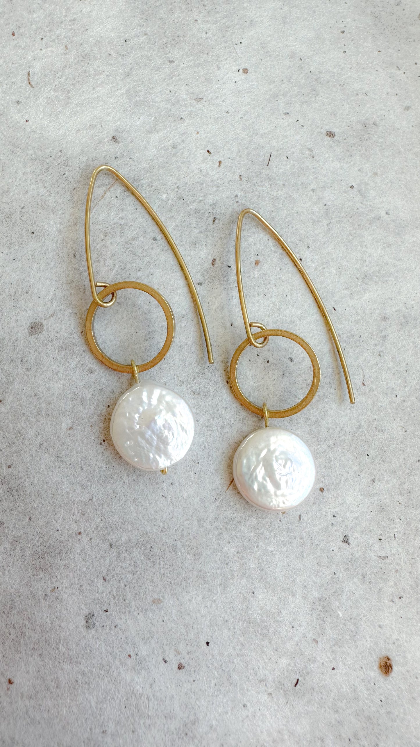 Simple Pearl, Minimalist Elegance, fresh water pearl coin.